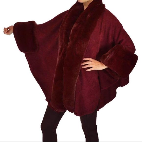NWT Faux Fur Cape | ONE SIZE | Burgundy | - Picture 4 of 5